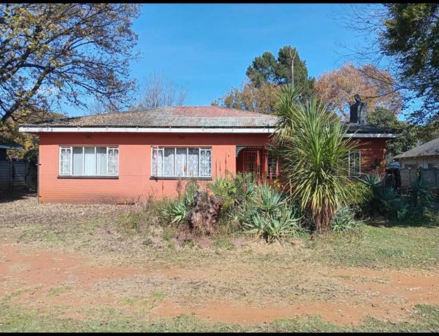 3 BEDROOM HOUSE FOR SALE IN THREE RIVERS